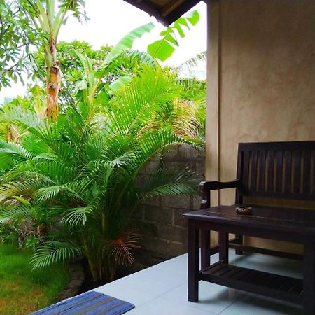 Angga Guest House ペムテラン エクステリア 写真