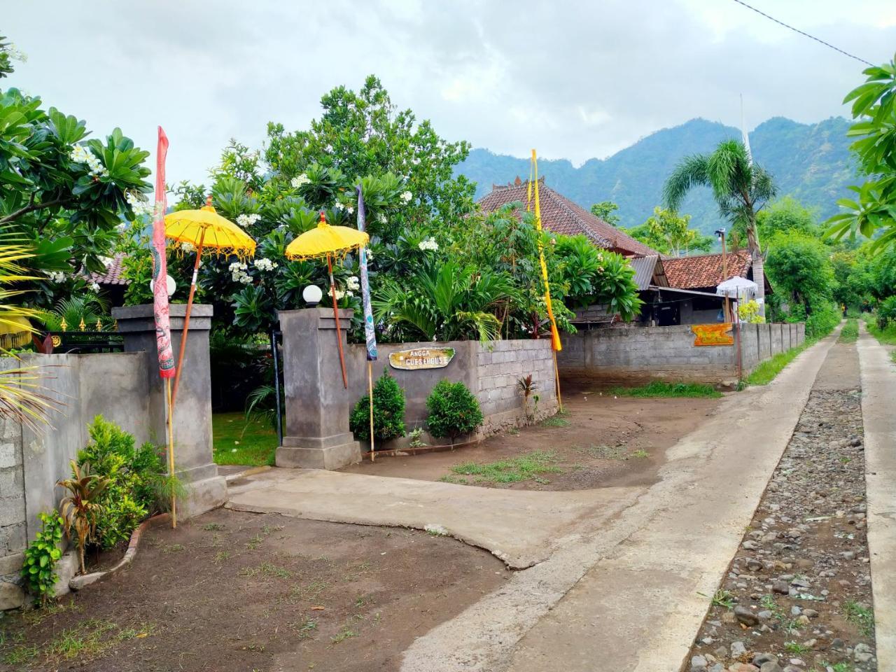 Angga Guest House ペムテラン エクステリア 写真