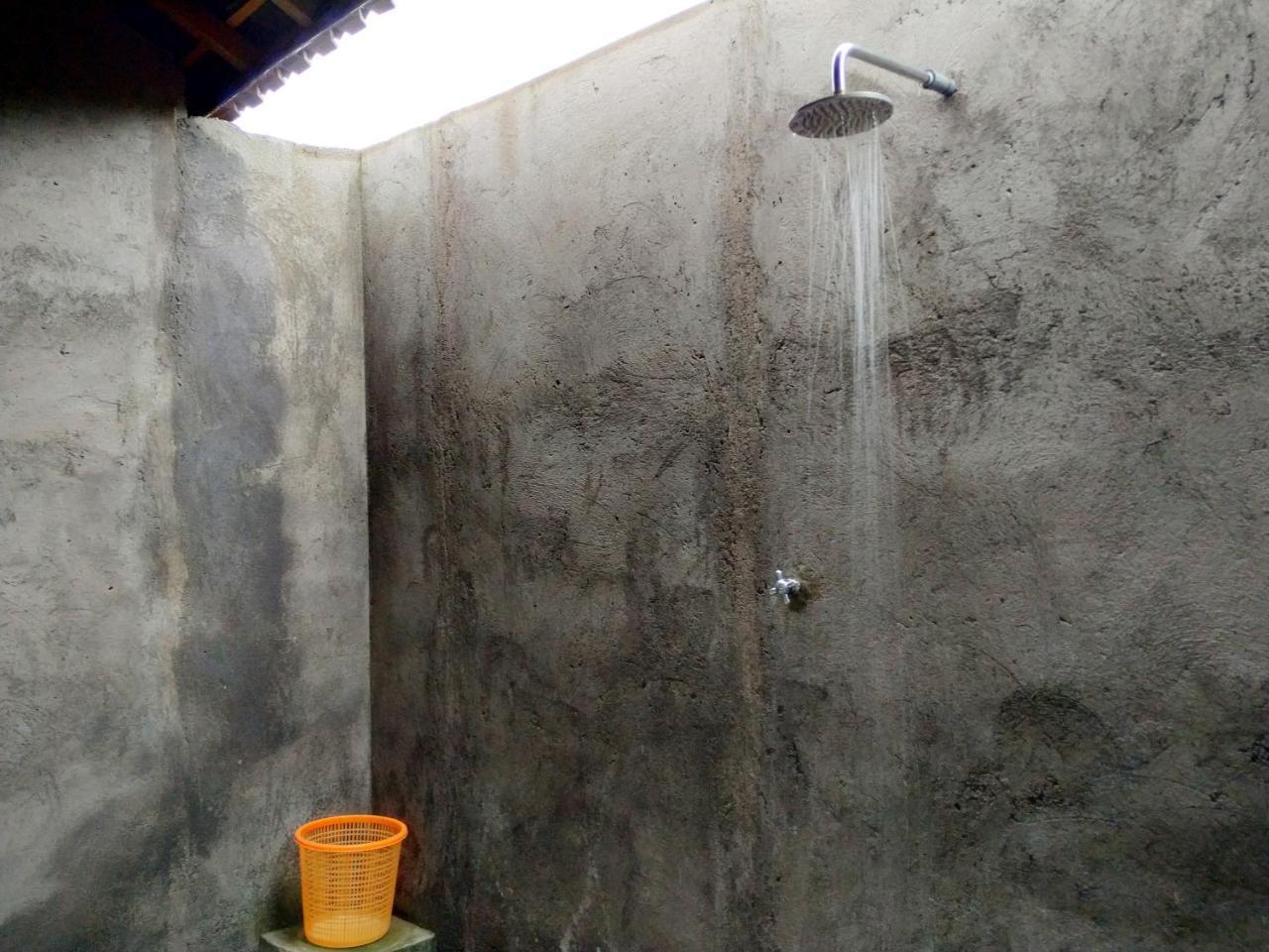 Angga Guest House ペムテラン エクステリア 写真