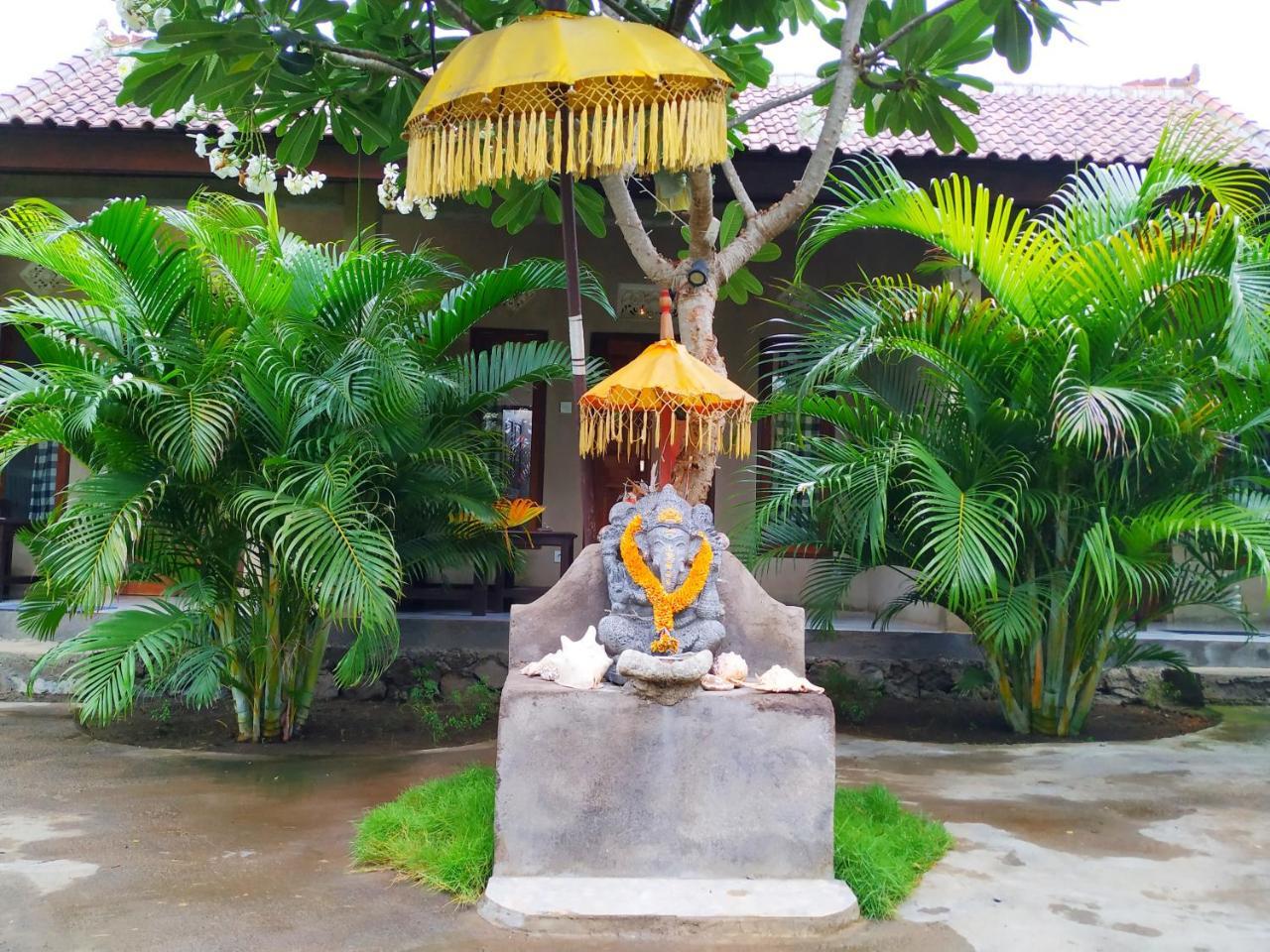 Angga Guest House ペムテラン エクステリア 写真