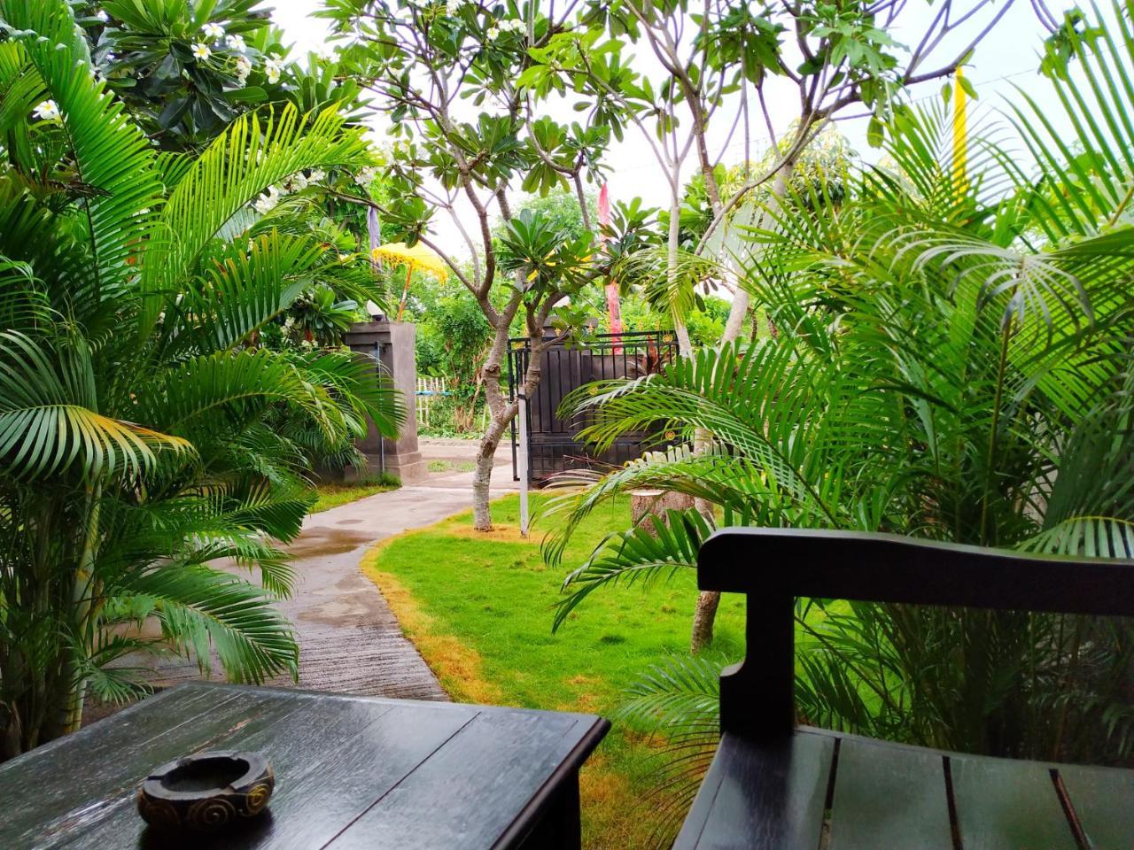 Angga Guest House ペムテラン エクステリア 写真