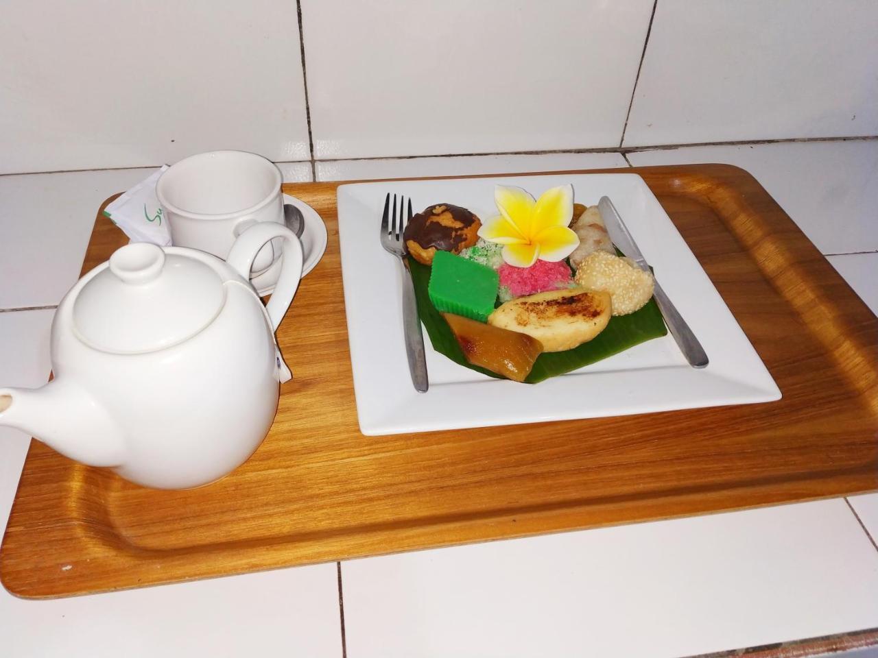 Angga Guest House ペムテラン エクステリア 写真