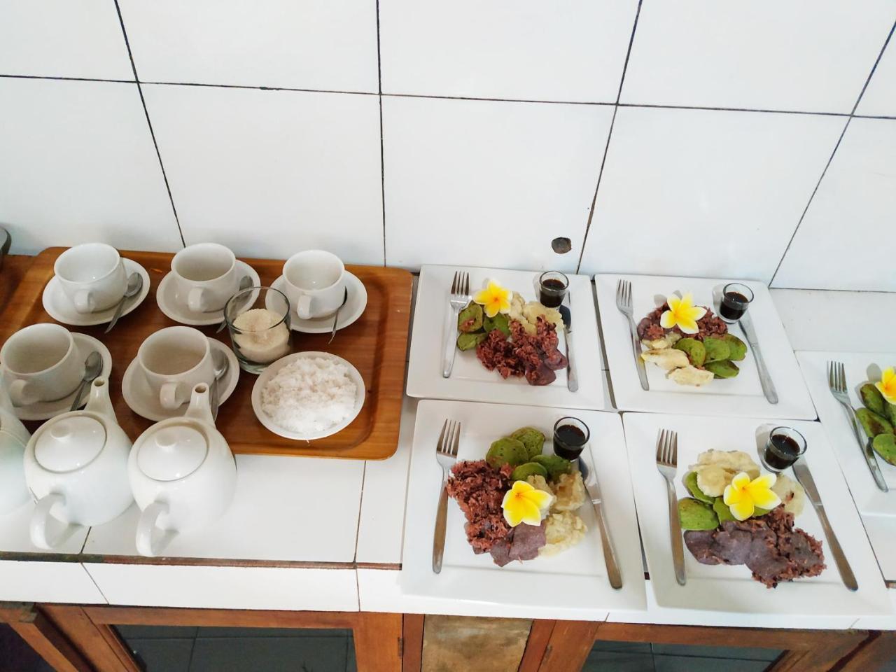 Angga Guest House ペムテラン エクステリア 写真